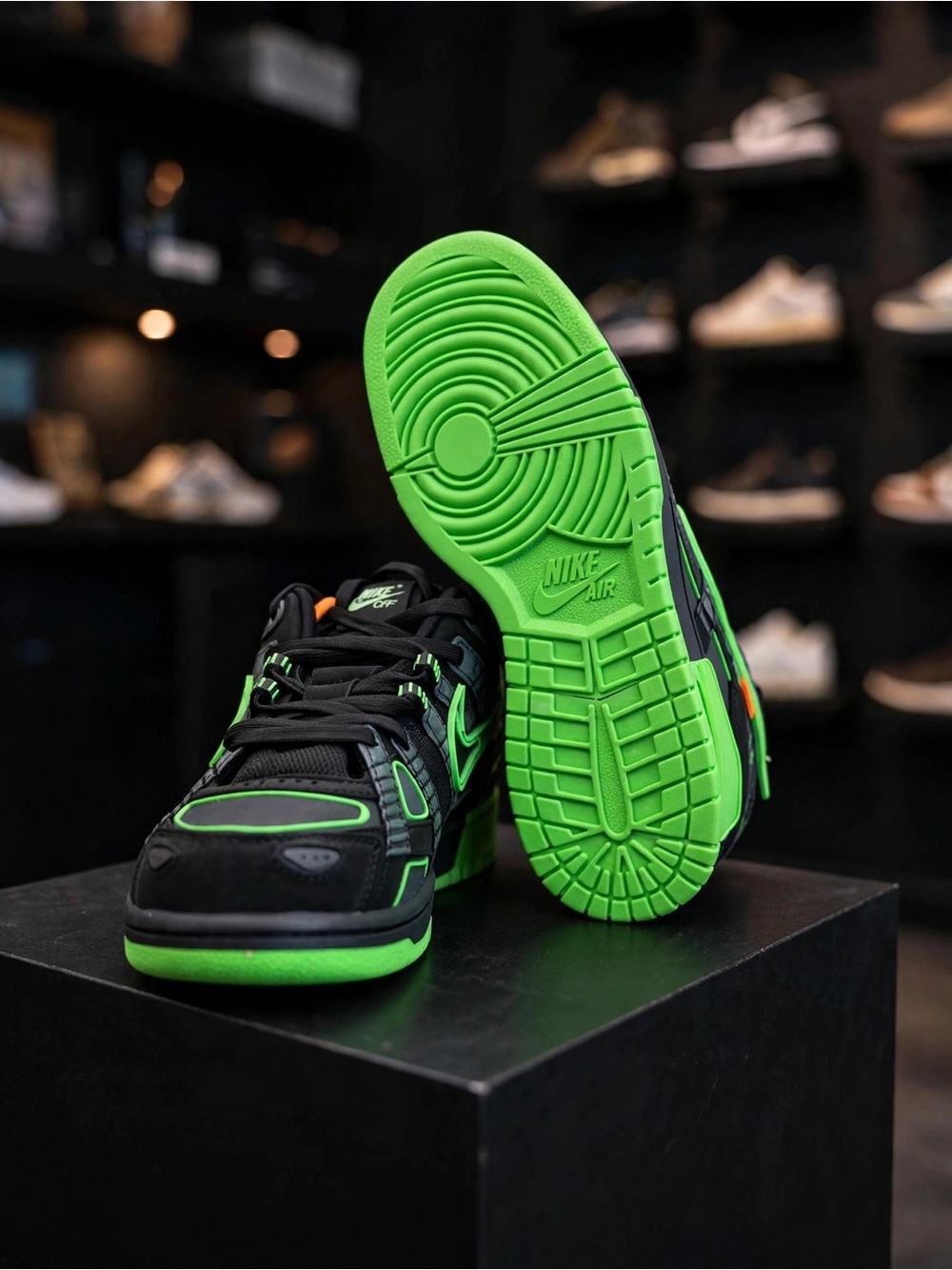 Nike Air Off-White x Nike Air Rubber Dunk 'Green Strike' (2020) - Picture 5 of 5